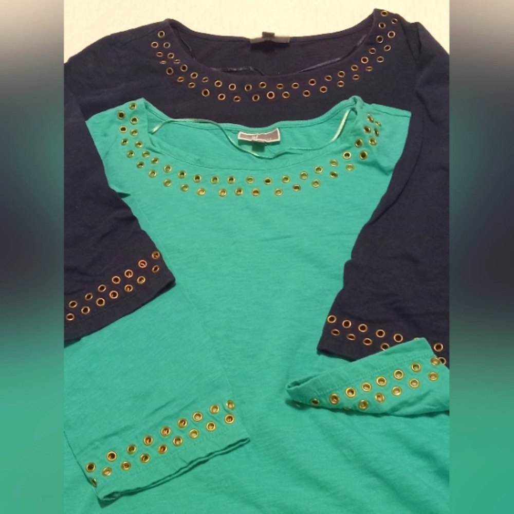 2 JM Collection pullover tops green and navy colors. Both are size 1X.